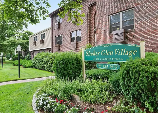 Photo of 241 Lexington St, Woburn, MA 01801
