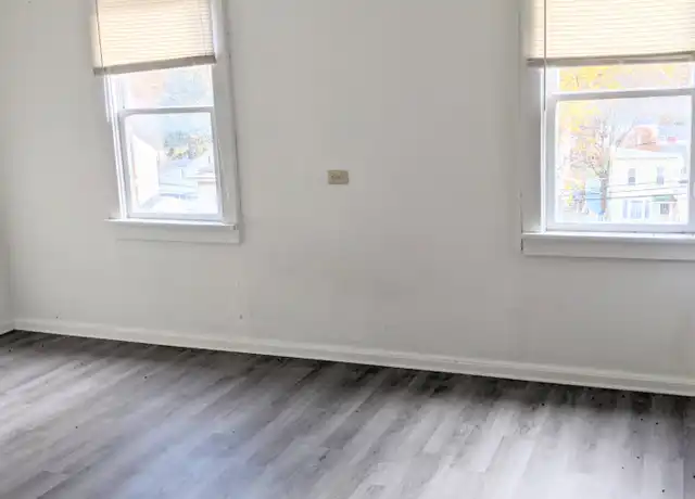Property at 941 Port Carbon St, Pottsville, PA, 17901, 1 bed, 1 bath, [object Object]