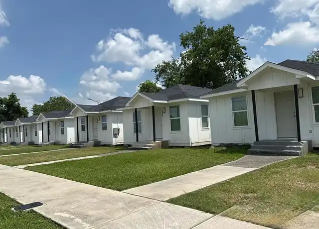 Property at 4918 Lee St, Houston, TX, 77020, 2 beds, 1 bath, [object Object]