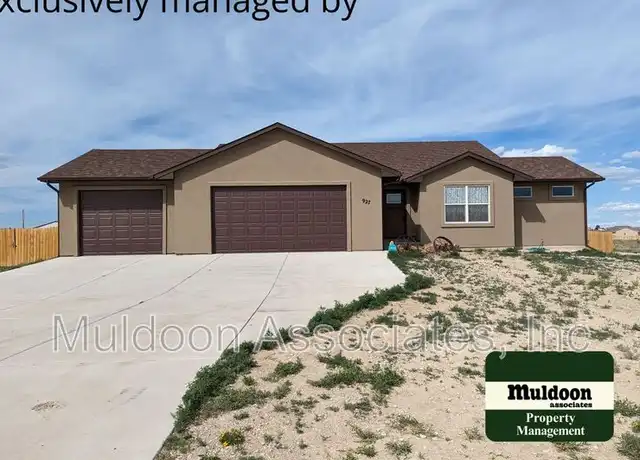 Property at 927 E Loma Dr, Pueblo, CO, 81007, 3 beds, 2 baths, [object Object]