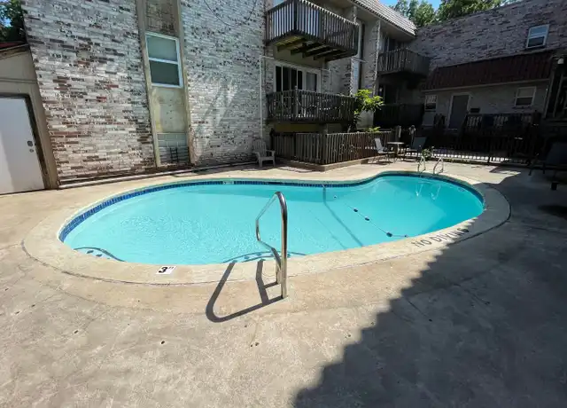 Property at 210 E 43rd St Unit 212-1, Kansas City, MO, 64111, 2 beds, 1 bath, [object Object]