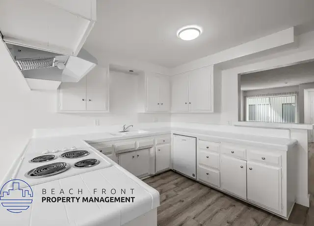 Photo of 355 Coronado Ave, Long Beach, CA 90814