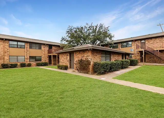 Property at Creekview - 624 E 3rd St, Springtown, TX, 76082, 2 beds, 1 bath, [object Object]