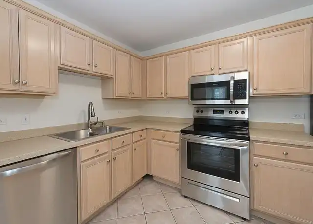 Property at 70 W Huron St #2004, Chicago, IL, 60654, 1 bed, 1 bath, [object Object]