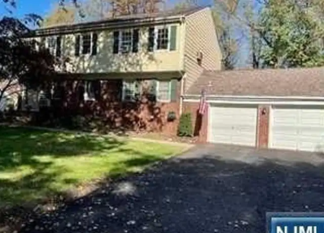 Property at 81 Prospect St Unit 2, Paramus, NJ, 07652, 3 beds, 1 bath, [object Object]