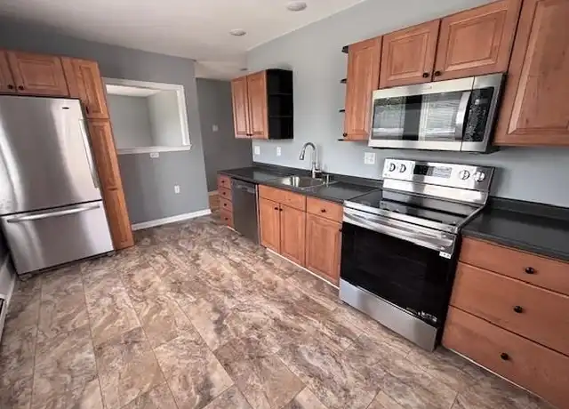 Property at 429 Daniel Webster Hwy #2, Merrimack, NH, 03054, 3 beds, 1 bath, [object Object]