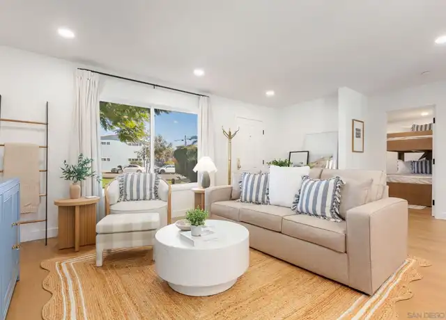 Property at 210 A St Unit 2, Encinitas, CA, 92024, 2 beds, 1 bath, [object Object]
