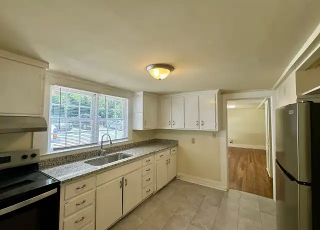 Property at 1006 S Columbia St Unit 7, Chapel Hill, NC, 27514, 2 beds, 1 bath, [object Object]