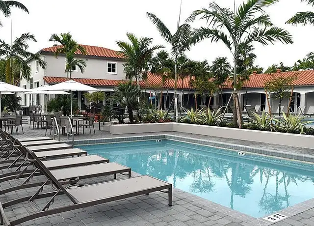 Photo of 911 S Park Rd, Hollywood, FL 33021