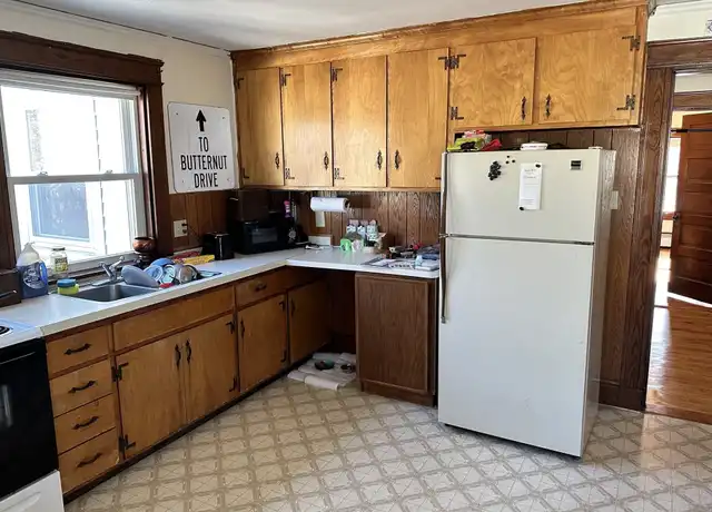 Property at 84 Walker St Unit 3, Newtonville, MA, 02460, 4 beds, 1 bath, [object Object]
