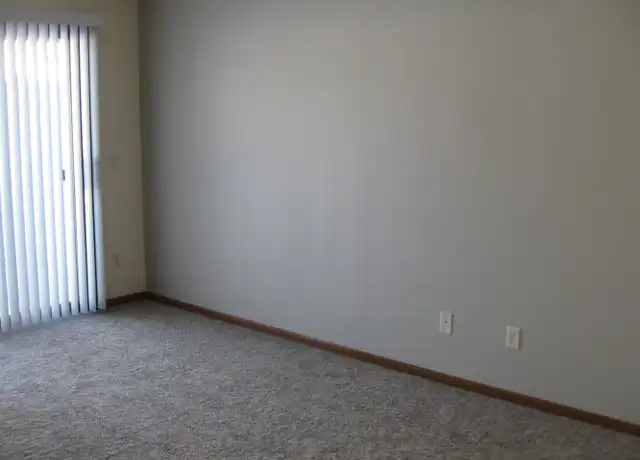 Property at 2818 Prestige Ct Apt 3, Eau Claire, WI, 54703, 2 beds, 1 bath, [object Object]