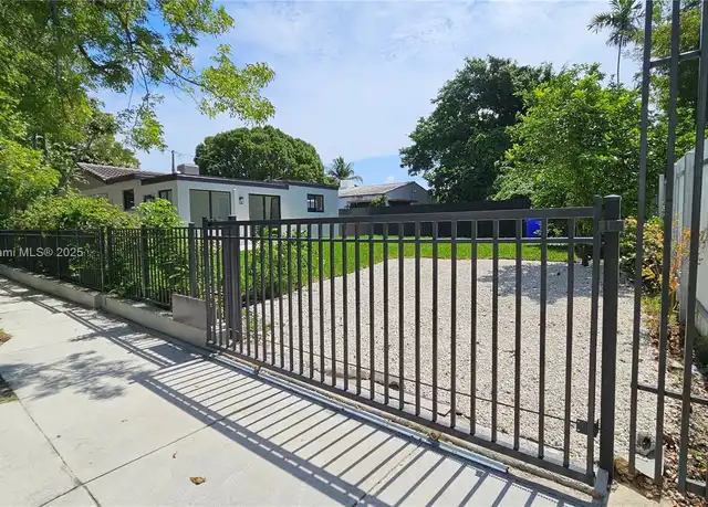 Property at 424 NE 63rd St, Miami, FL, 33138, 4 beds, 1 bath, [object Object]