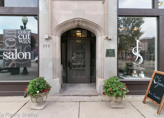 Property at 259 W Nine Mile Rd Unit L1, Ferndale, MI, 48220, 1 bed, 1 bath, [object Object]