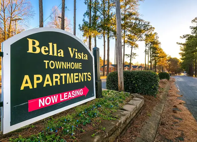 Photo of 2442 Chartres Dr, Gastonia, NC 28056