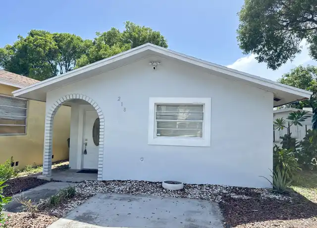 Property at 218 N D St, Lake Worth Beach, FL, 33460, 4 beds, 2 baths, [object Object]