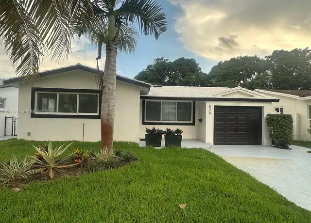 Property at 526 S Rainbow Dr, Hollywood, FL, 33021, 3 beds, 3.5 baths, [object Object]