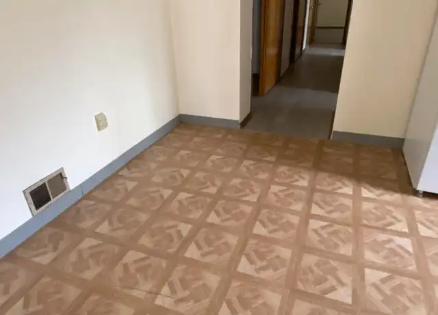 Property at 935 Russellwood Ave, Mc Kees Rocks, PA, 15136, 2 beds, 1 bath, [object Object]