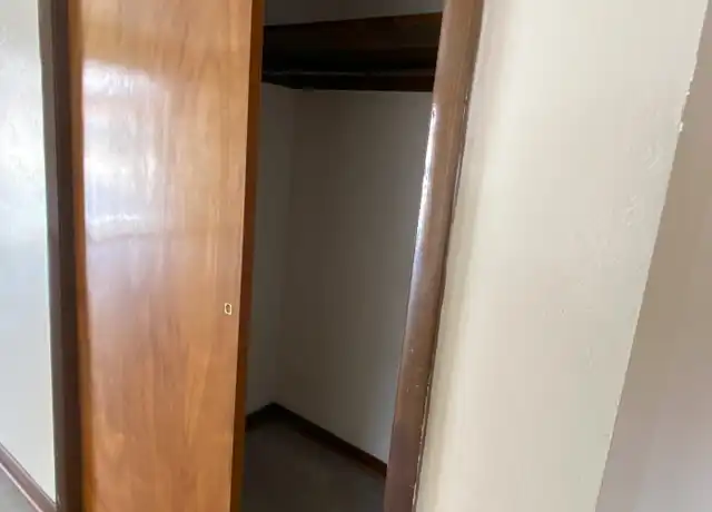 Property at 935 Russellwood Ave, Mc Kees Rocks, PA, 15136, 2 beds, 1 bath, [object Object]