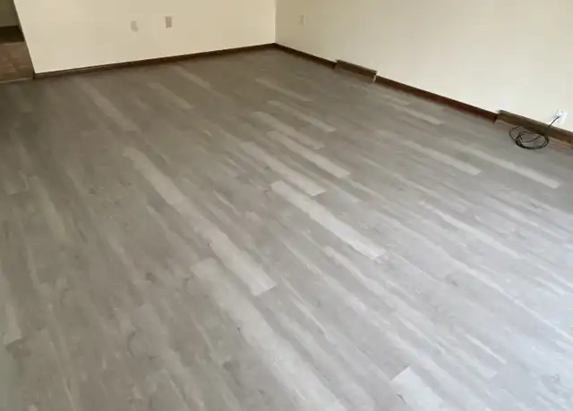 Property at 935 Russellwood Ave, Mc Kees Rocks, PA, 15136, 2 beds, 1 bath, [object Object]