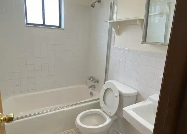 Property at 935 Russellwood Ave, Mc Kees Rocks, PA, 15136, 2 beds, 1 bath, [object Object]