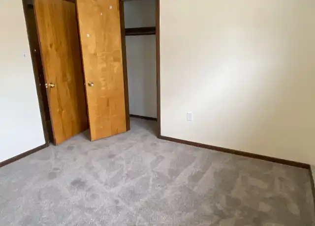 Property at 935 Russellwood Ave, Mc Kees Rocks, PA, 15136, 2 beds, 1 bath, [object Object]