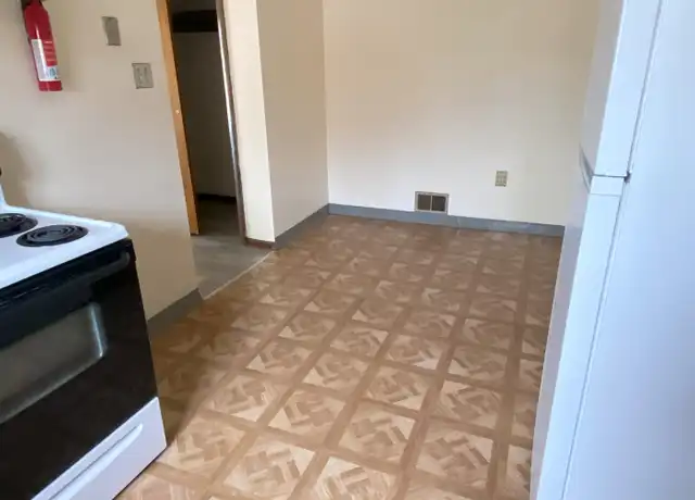 Property at 935 Russellwood Ave, Mc Kees Rocks, PA, 15136, 2 beds, 1 bath, [object Object]