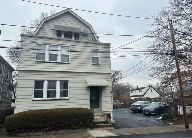 Property at 14 Laura Ave Unit 2, Nutley, NJ, 07110, 2 beds, 1 bath, [object Object]