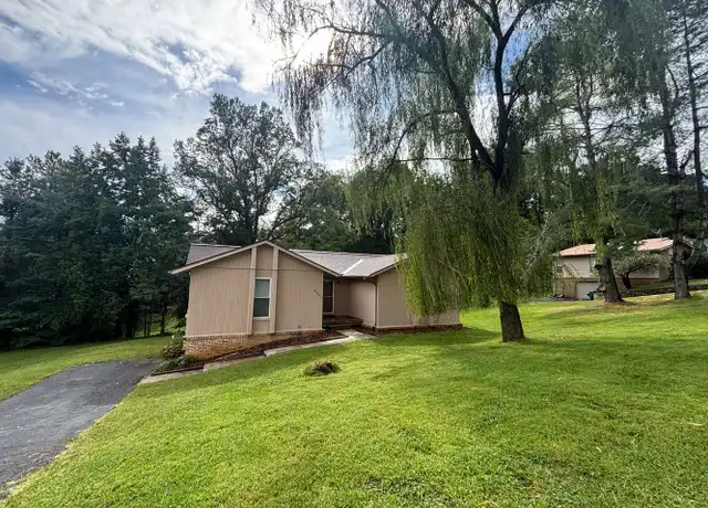 Property at 6421 Orchard View Ln, Roanoke, VA, 24018, 3 beds, 2 baths, [object Object]