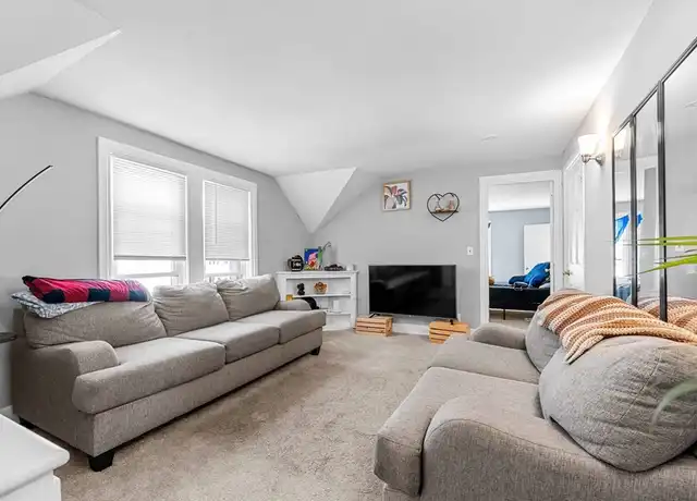 Property at 49 Parker St Unit 2, New Bedford, MA, 02740, 3 beds, 1 bath, [object Object]