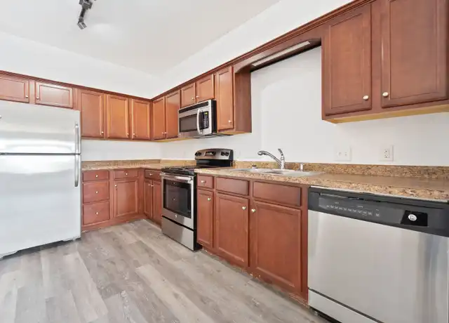 Property at 2215 College St, Cedar Falls, IA, 50613, 2 beds, 1.5 baths, [object Object]