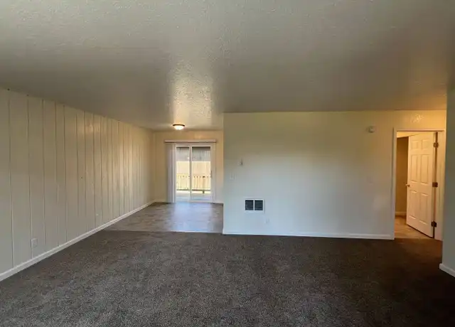 Property at 1943 Green Ave Unit 1943, Roseburg, OR, 97471, 2 beds, 1 bath, [object Object]