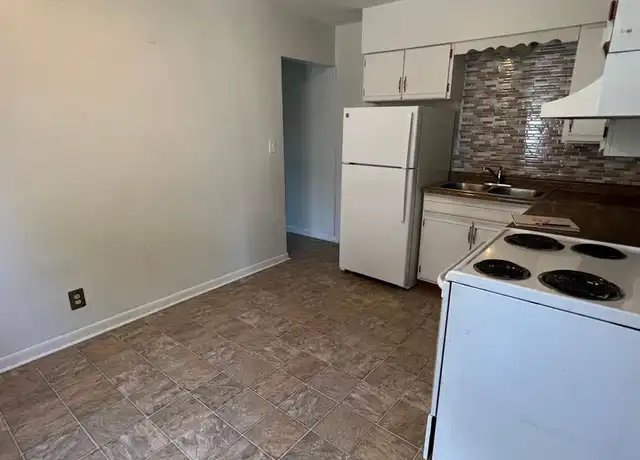 Property at 515 W Oak St Unit B, Sparta, WI, 54656, 2 beds, 1 bath, [object Object]