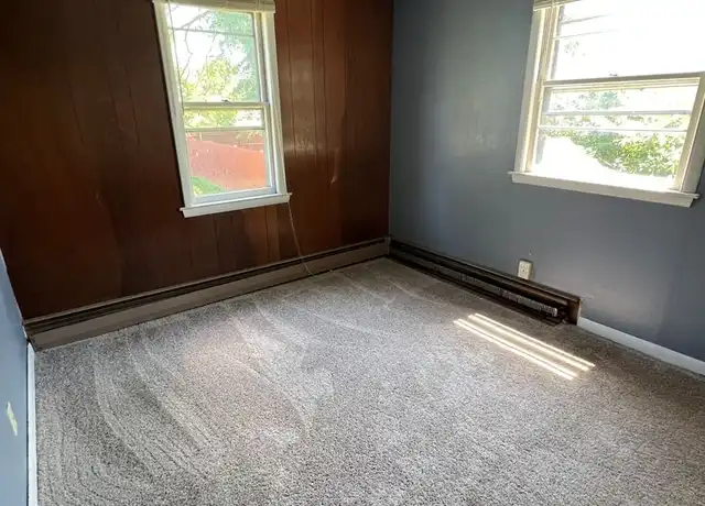 Property at 515 W Oak St Unit B, Sparta, WI, 54656, 2 beds, 1 bath, [object Object]