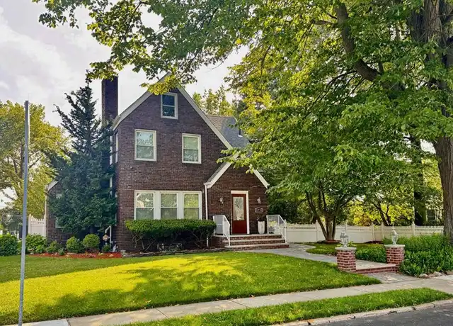 Property at 270 Cleveland Ave, Hasbrouck Heights, NJ, 07604, 4 beds, 3 baths, [object Object]