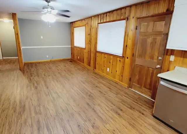 Property at 1202 Collins Cir, Chattanooga, TN, 37411, 2 beds, 2 baths, [object Object]