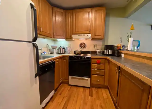 Property at 418 E Washington St Unit 23, Ann Arbor, MI, 48104, 1 bed, 1 bath, [object Object]
