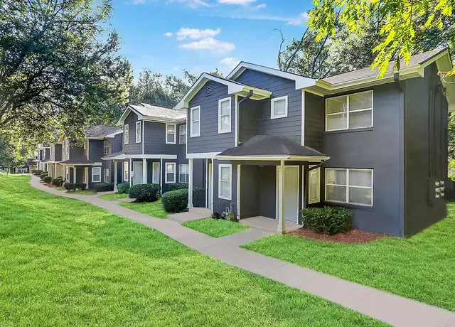 Photo of 743 Holmes St NW, Atlanta, GA 30318
