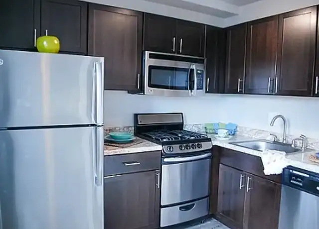 Property at 611 Park Ave, Baltimore, MD, 21201, 0-1 beds, 1 bath, [object Object]