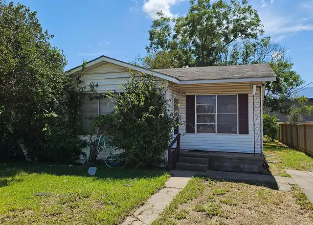 Property at 815 Brown St, Brenham, TX, 77833, 3 beds, 1 bath, [object Object]