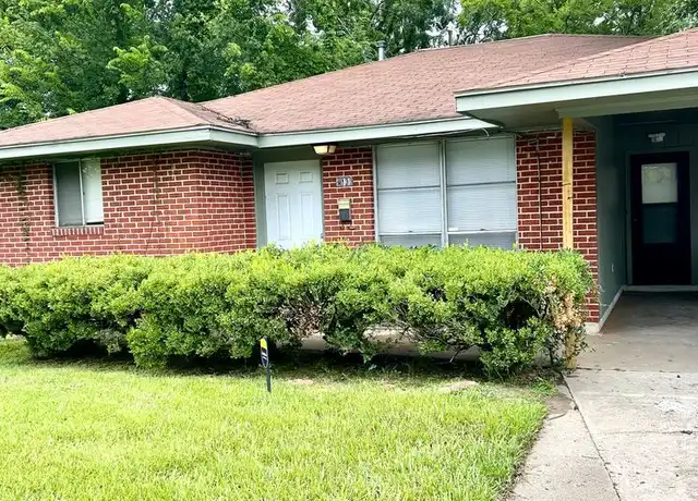Property at 2546 College Dr, Baton Rouge, LA, 70808, 2 beds, 1.5 baths, [object Object]