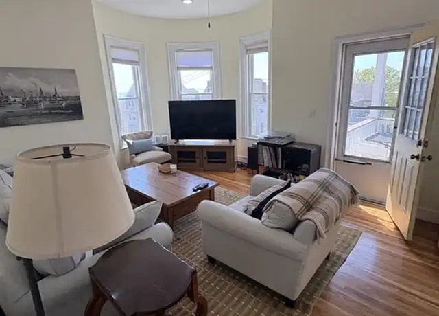 Property at 100 Summit Ave Unit 2, Winthrop, MA, 02152, 3 beds, 1 bath, [object Object]