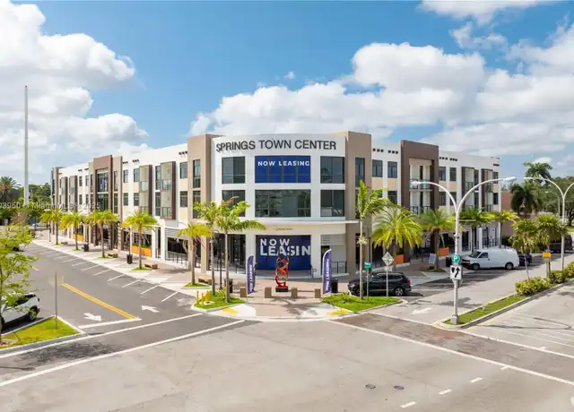 Property at 1 Curtiss Pkwy Unit 313, Miami Springs, FL, 33166, 2 beds, 2 baths, [object Object]