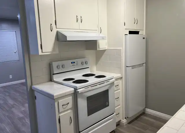 Property at 2018 19th St, Bakersfield, CA, 93301, 1 bed, 1 bath, [object Object]