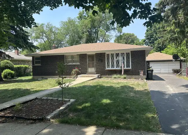 Property at 450 Dee Ln, Roselle, IL, 60172, 3 beds, 1.5 baths, [object Object]