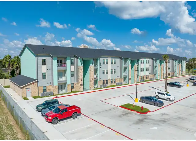 Property at 615 Dallas Ave Fl -Stw 4) (TXU 10032789451906911), McAllen, TX, 78501, 2 beds, 2 baths, [object Object]