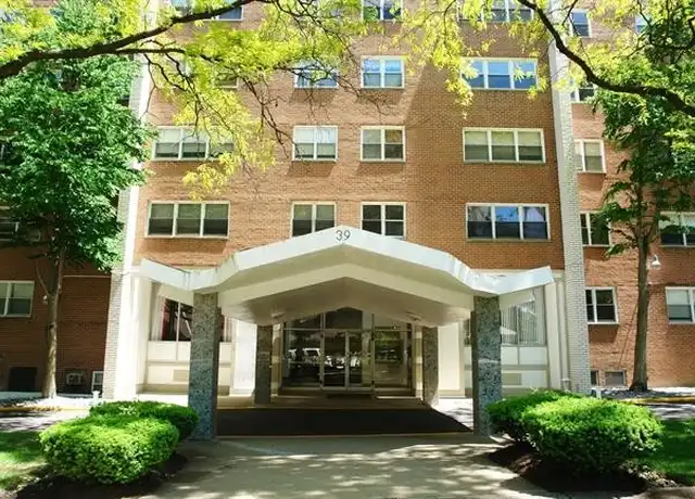 Property at 39 E 39th St Unit 8L, Paterson, NJ, 07514, 2 beds, 1 bath, [object Object]