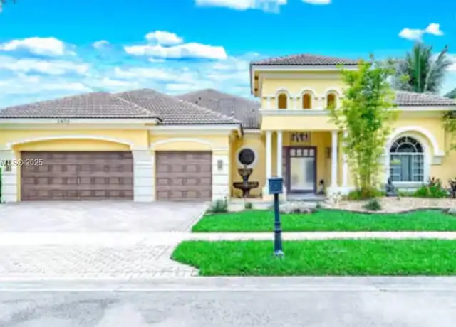 Property at 1475 SW 157th Ave Unit 1, Pembroke Pines, FL, 33027, 5 beds, 4.5 baths, [object Object]