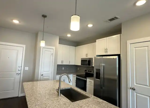 Property at 1916 N Beckley Ave, Dallas, TX, 75208, 2 beds, 2 baths, [object Object]