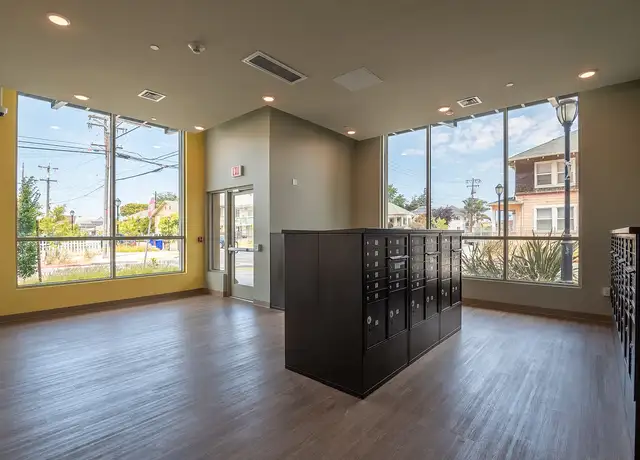 Photo of 2100 Nevin Ave, Richmond, CA 94801