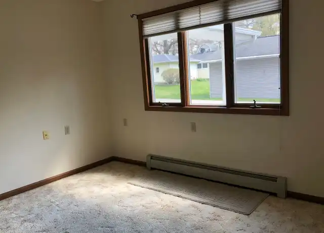Property at 616 W Prairie St Unit C, Warsaw, IN, 46580, 2 beds, 1 bath, [object Object]